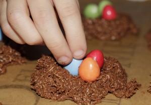 Pop in 3 mini eggs.